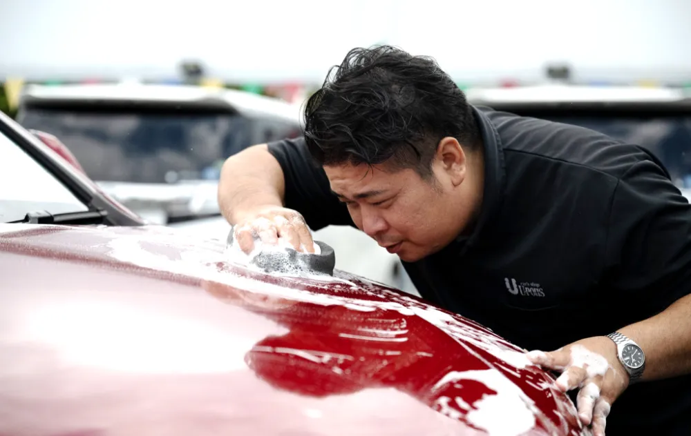 車は必ず洗車して、ピカピカの状態にしておきましょう！