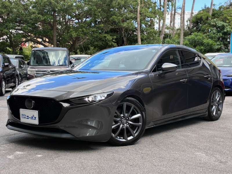 MAZDA 3　入庫しました