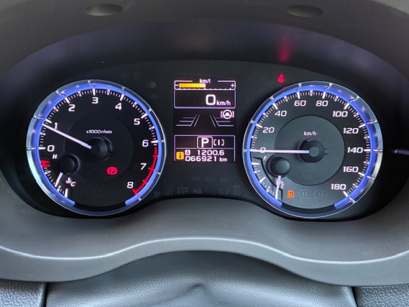 スバル レヴォーグ