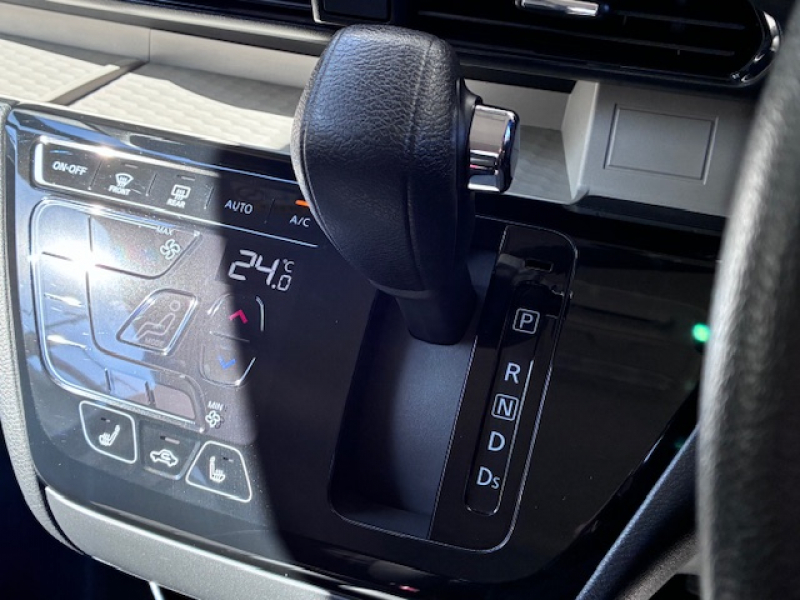 三菱 デリカミニ