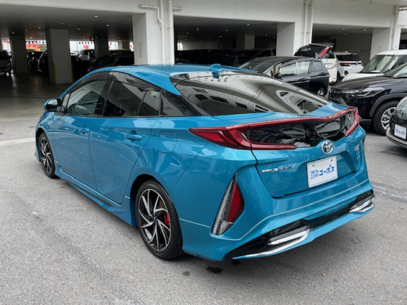 トヨタ プリウスPHV