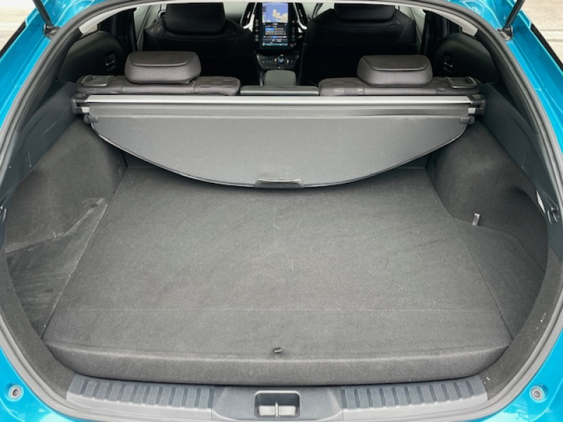 トヨタ プリウスPHV