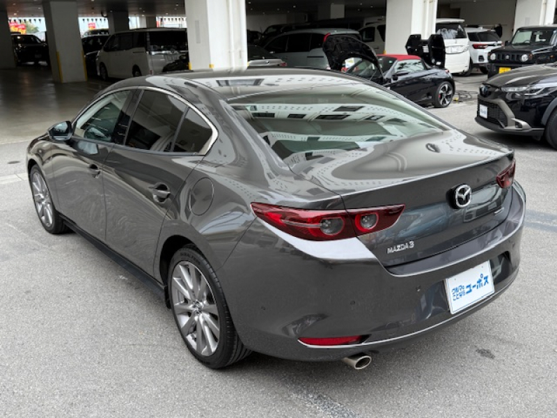 マツダ MAZDA 3