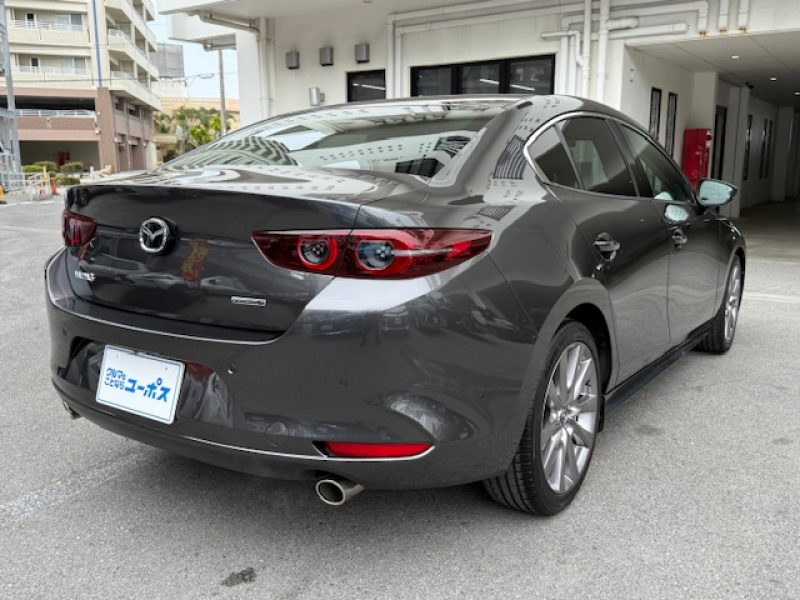 マツダ MAZDA 3