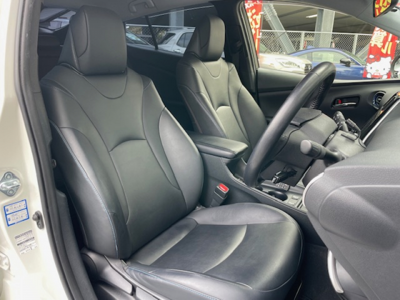 トヨタ プリウス