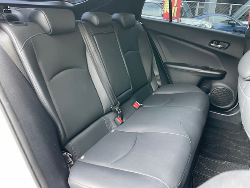 トヨタ プリウス