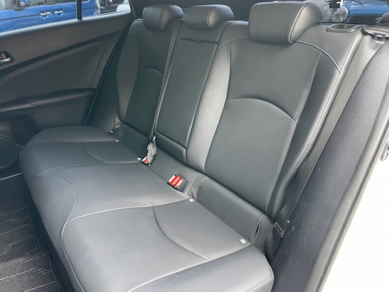 トヨタ プリウス