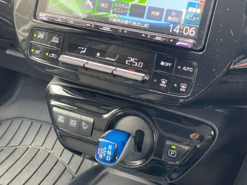 トヨタ プリウス