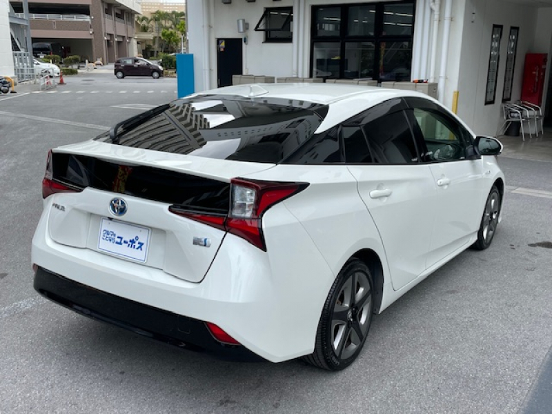 トヨタ プリウス