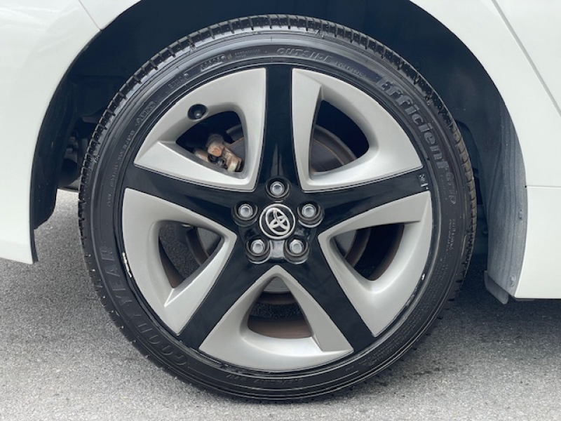 トヨタ プリウス