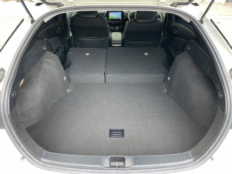 トヨタ プリウス