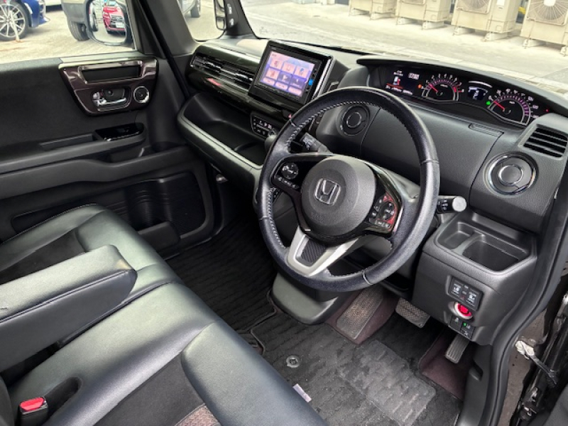 ホンダ N-BOX