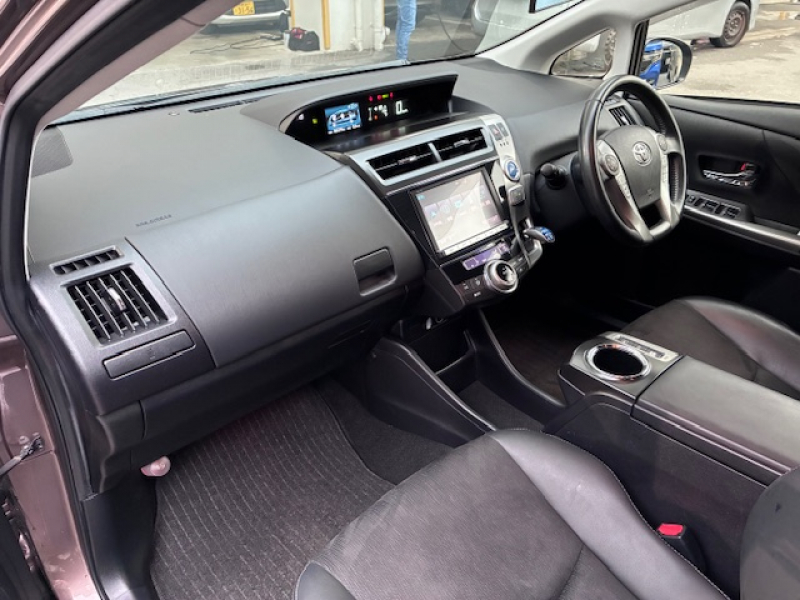 トヨタ プリウスα