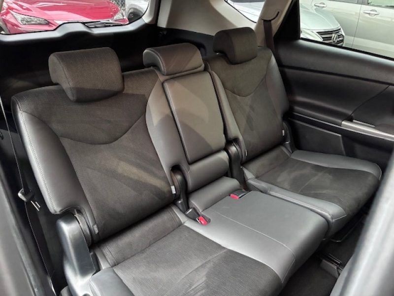 トヨタ プリウスα