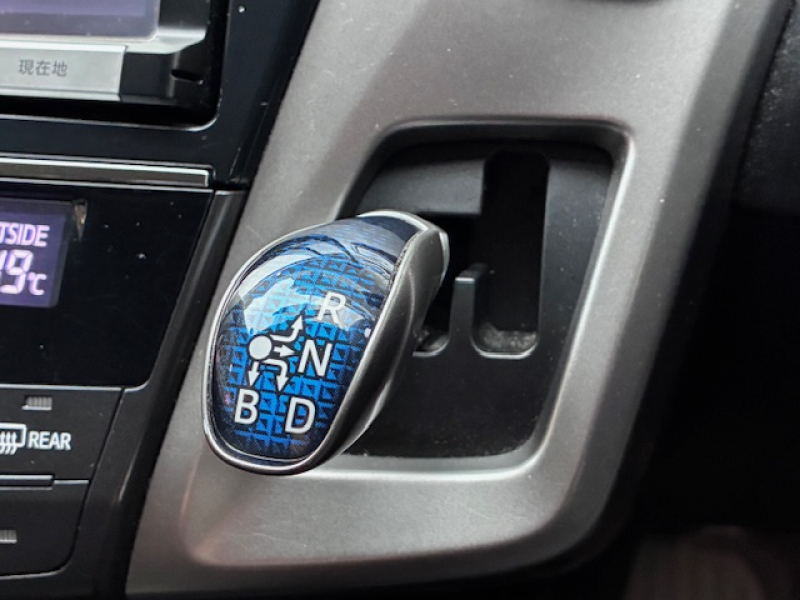 トヨタ プリウスα