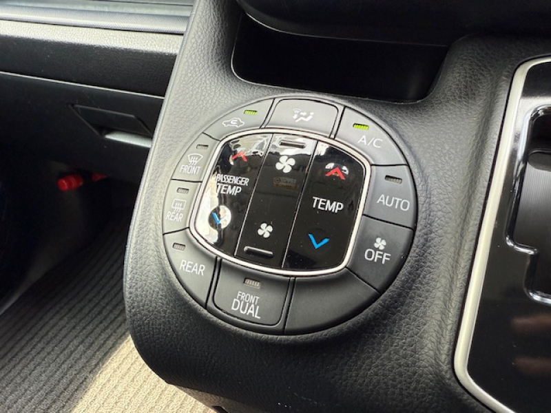 トヨタ ヴォクシー