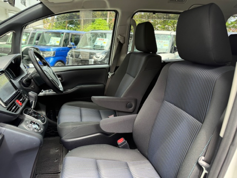 トヨタ ヴォクシー