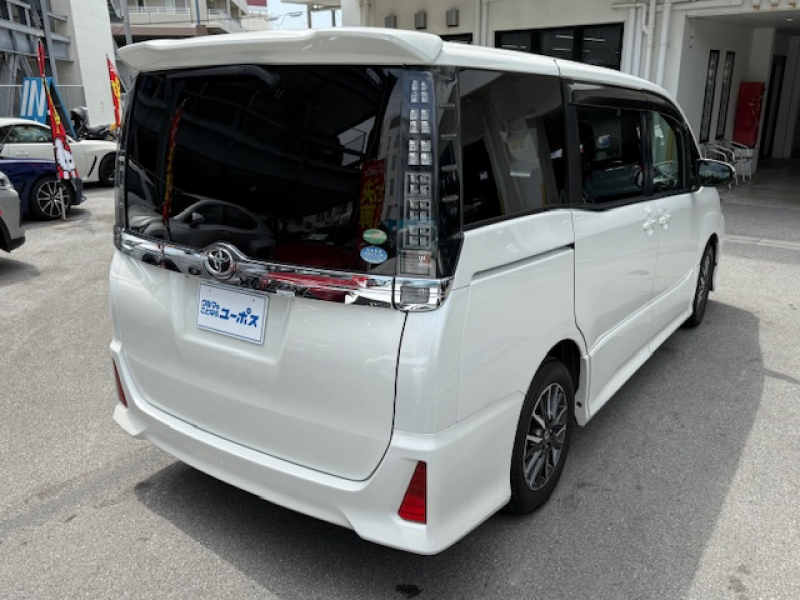 トヨタ ヴォクシー