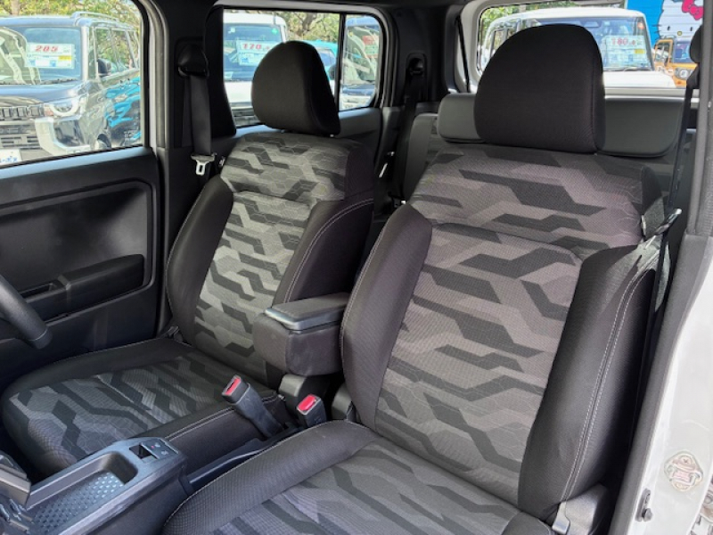 ダイハツ タフト