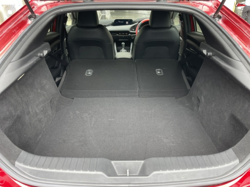 マツダ MAZDA 3