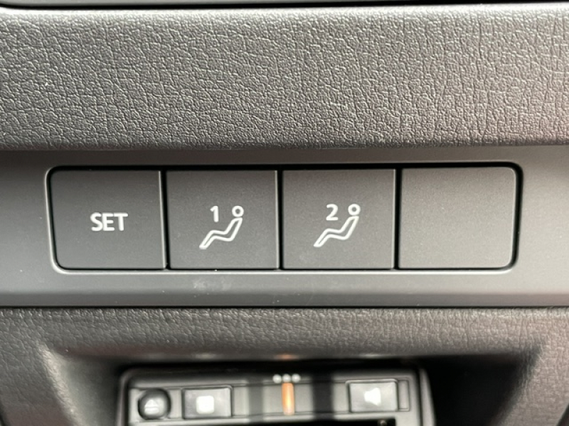 マツダ MAZDA 3