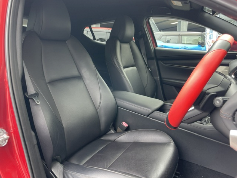 マツダ MAZDA 3