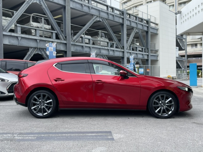 マツダ MAZDA 3