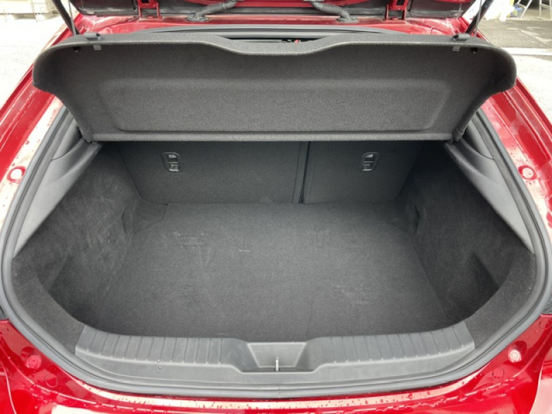 マツダ MAZDA 3