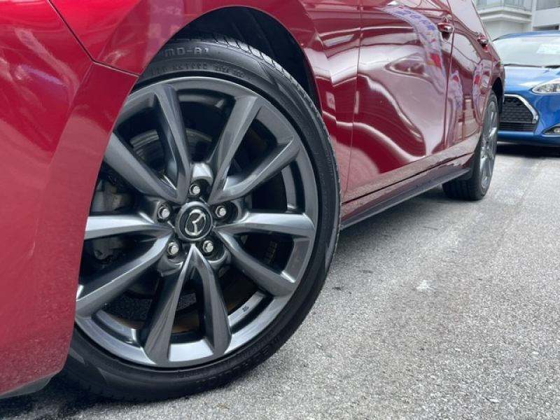 マツダ MAZDA 3