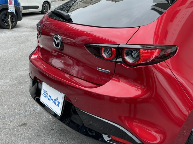 マツダ MAZDA 3