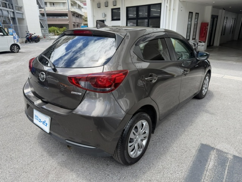 マツダ MAZDA 2
