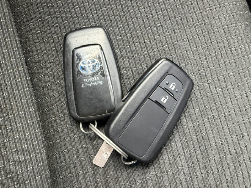 トヨタ C-HR