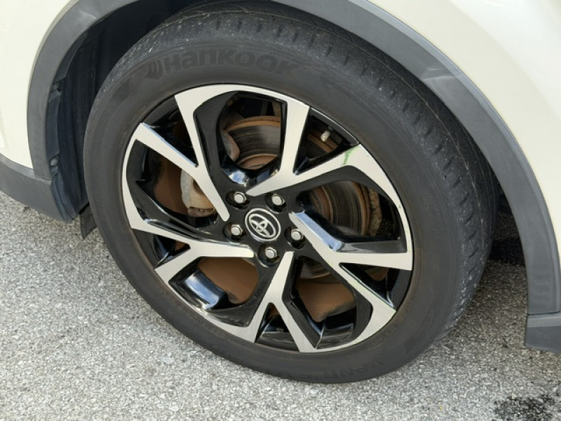 トヨタ C-HR