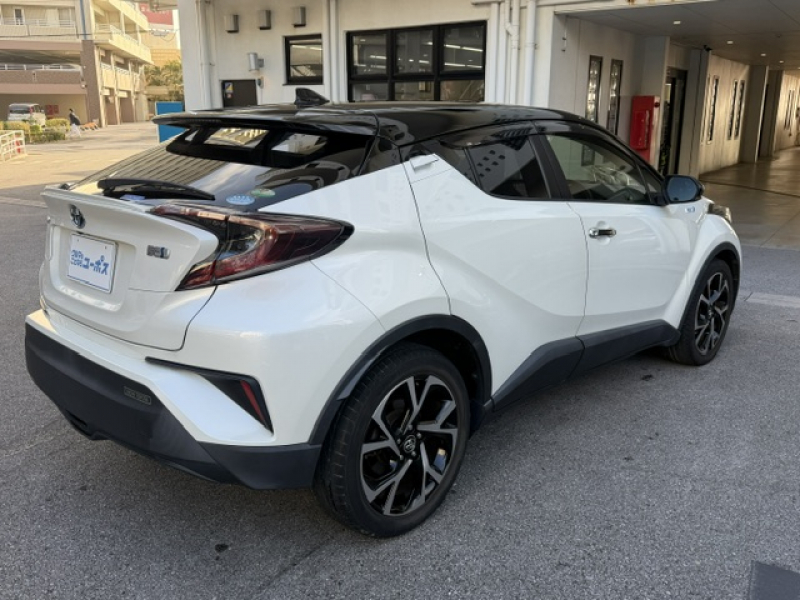 トヨタ C-HR