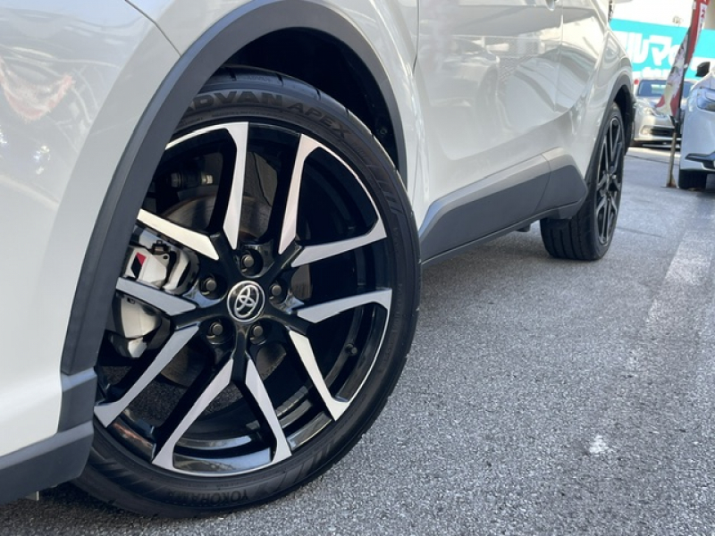 トヨタ C-HR