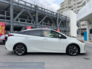 トヨタ プリウス