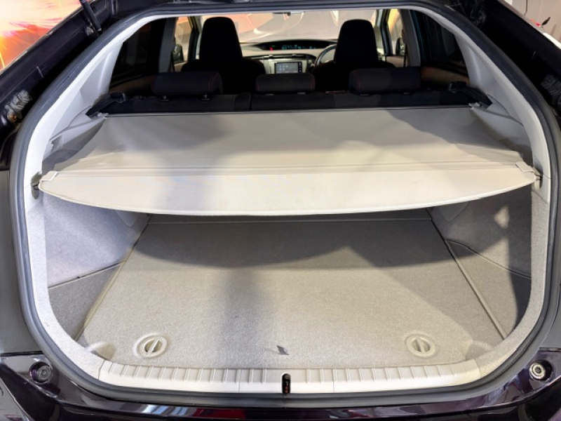 トヨタ プリウス