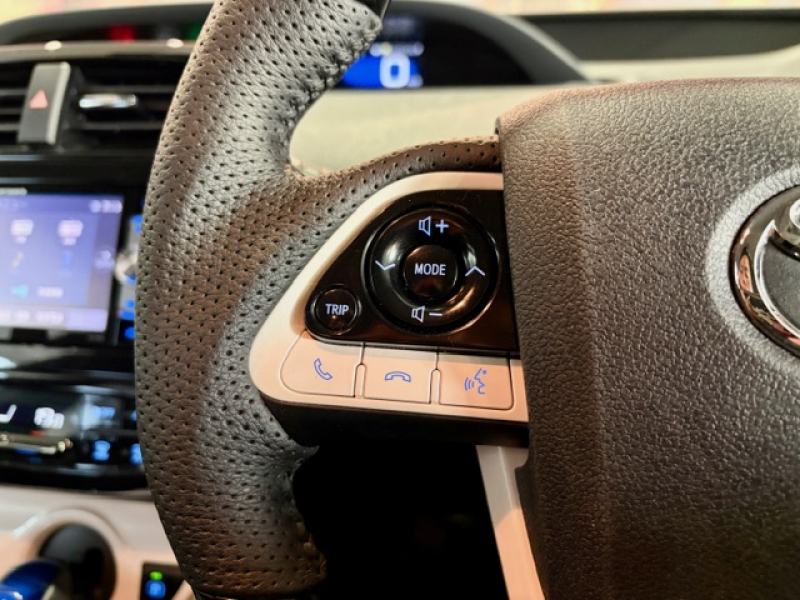 トヨタ プリウス