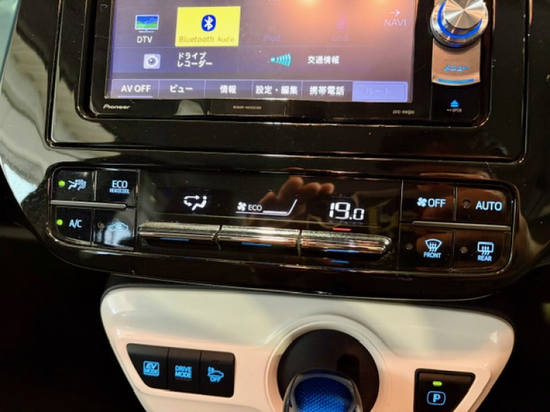 トヨタ プリウス