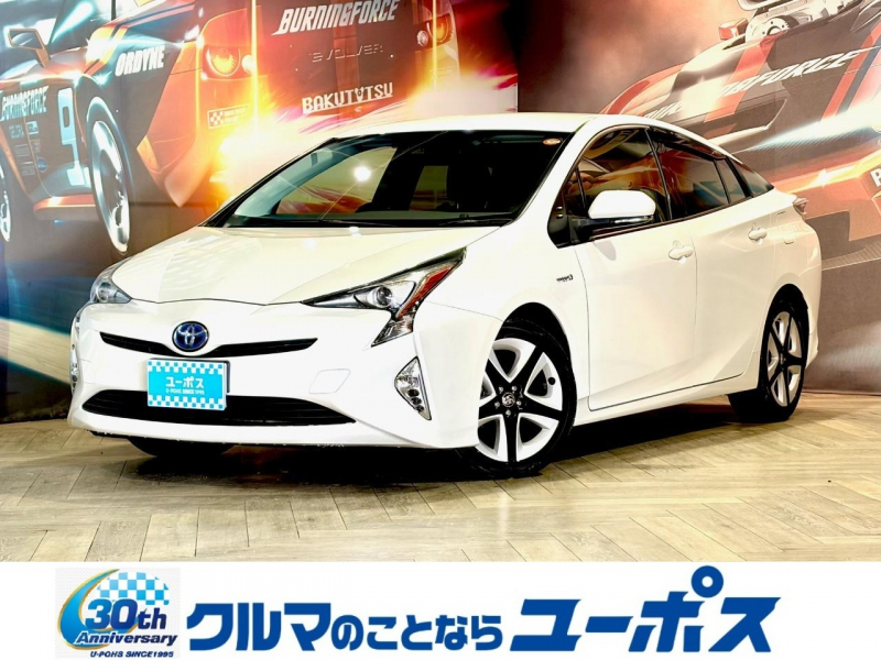 プリウス　入庫しました