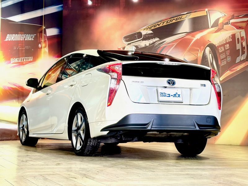 トヨタ プリウス