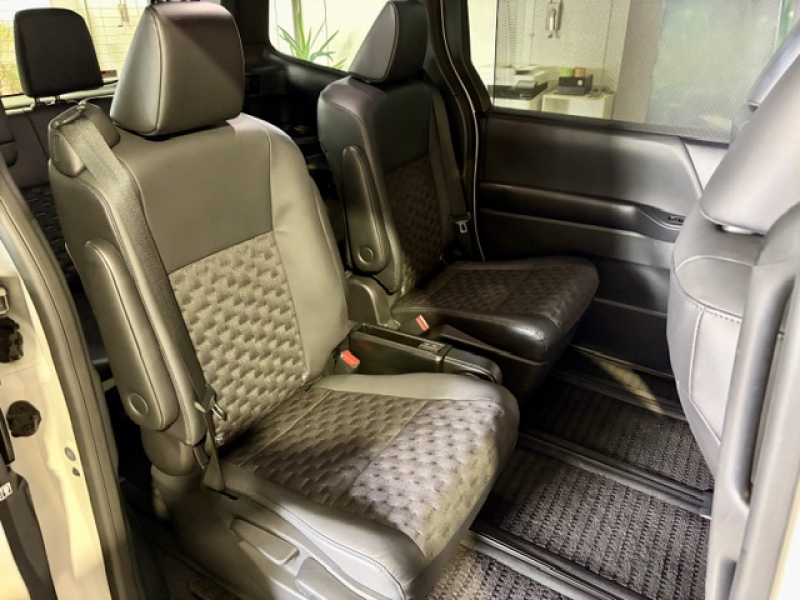 トヨタ ヴォクシー