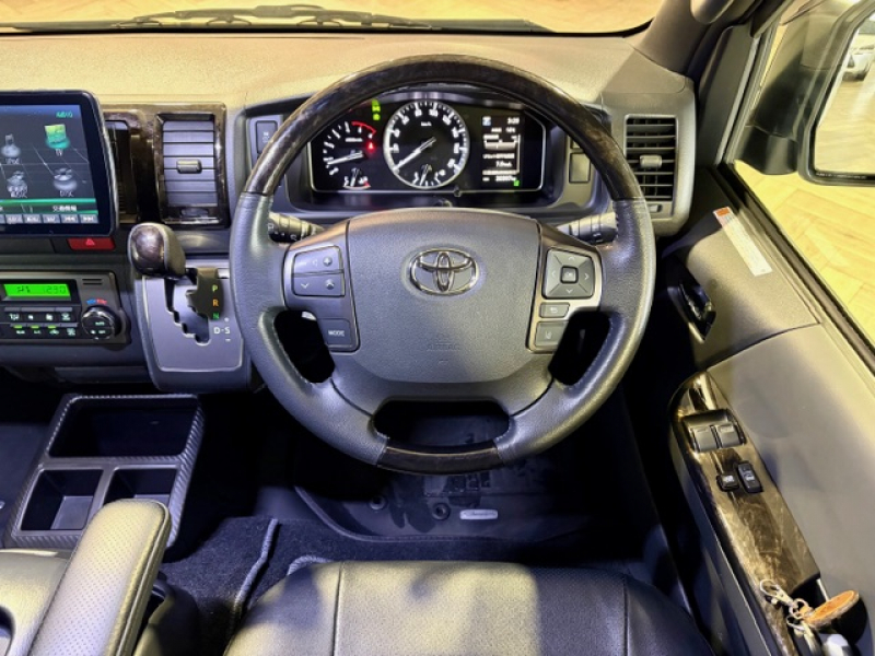 トヨタ ハイエースバン