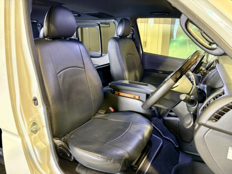 トヨタ ハイエースバン