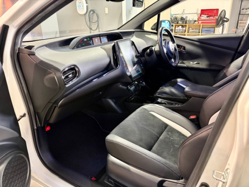 トヨタ プリウスPHV