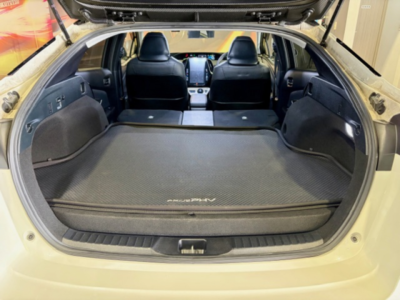 トヨタ プリウスPHV