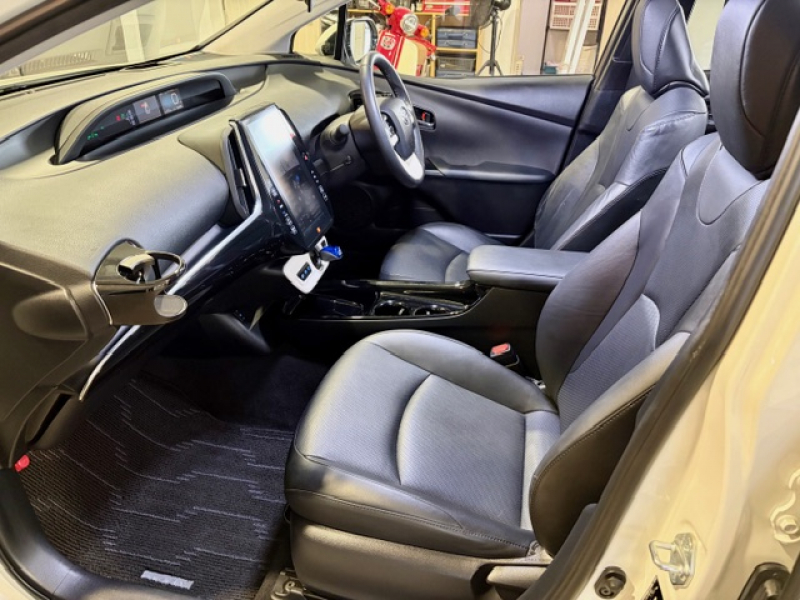 トヨタ プリウスPHV