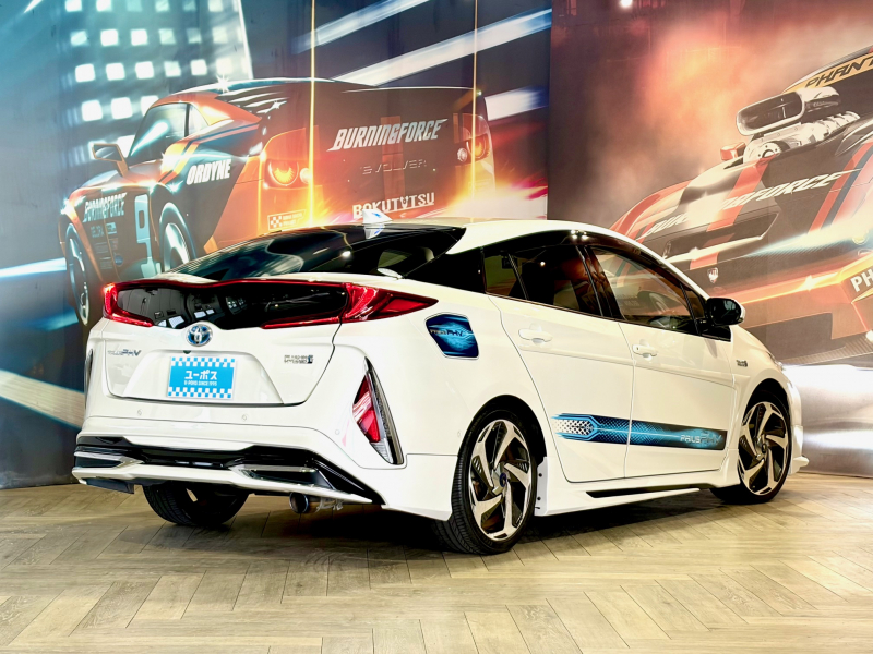 トヨタ プリウスPHV