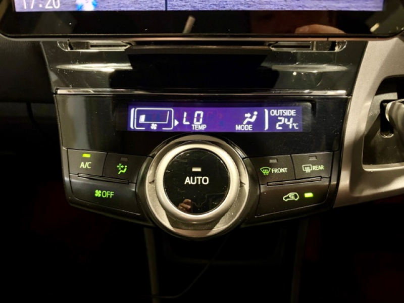 トヨタ プリウスα