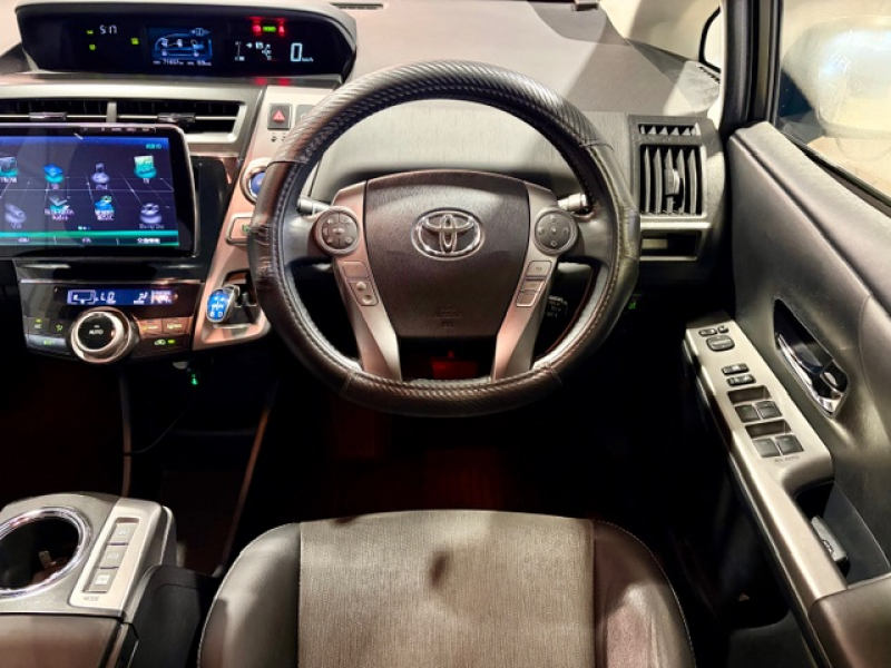 トヨタ プリウスα